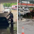 Jedna reč - ljudine! Snimak drame u centru Beograda izbliza, policajci gazili vodu do pojasa da spasu čoveka
