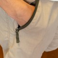 Kupio pantalone preko interneta pa doživeo šok Čuo da nešto šuška u džepu, kad je zavukao ruku, nije mogao da veruje šta je…