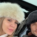 Selfi iz kola: Aca Sofronijević pokazao kako izgleda trudna Kosana - stavili šubare i čestitali Božić: "Neka smo voljeni…