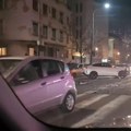 Sudar dva automobila kod Radiofara: Povređena jedna osoba, prvi snimak noćne saobraćajke u Kneza Miloša (video)