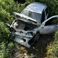 (FOTO) Vozilom sleteo u reku u Banji Badanji: Intervenisali vatrogasci-spasioci, policija i Hitna pomoć!