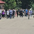 Iza sanduka snaja i unuk, povorka udaljena od njih 20 metara: Počela sahrana Đorđa Kadijevića