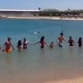 Srbi zaigrali Užičko kolo na plaži: Snimak iz Hurgade koji je izazvao buru na društvenim mrežama