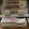 Министар економије Аргентине најавио девалвацију пезоса од 50 одсто
