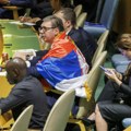 „Umesto zastave, Vučić je mogao da obuče narodnu nošnju“: Sednica UN o genocidu u Srebrenici iz ugla bivšeg ambasadora…