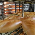 Poskupljuje i najjeftiniji hleb Vlada usvojila uredbu o prestanku uredbe o ograničenju cena životnih namirnica