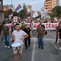 Kordon policije razdvaja dva skupa u Nišu: Demonstranti gađali jajima pristalice SNS u Čačku (foto/video)