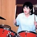 "Kada me nervira muž, uzmem palice i sviram dok on spava" Nova premijerka Japana svira hevi metal na bubnjevima da se opusti…