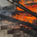 Na Paliću izgoreo poznati restoran, vatru gasilo više od 20 vatrogasaca sa 10 vozila