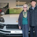 92-godišnjak je upravo kupio prvi Porsche, a već razmišlja o drugom