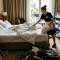 "Radim kao sobarica na Jadranu i zgrožena sam onim što zatiče u apartmanima": Jana podelila svoje iskustvo, kolege joj kaže da…