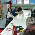 Paketići za decu oštećenog sluha: Opština Zvezdara obradovala mališane koji se leče u "Dečjoj kući"
