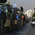Пољопривредници са 300 трактора блокирали капију сајма у Солуну (ФОТО)