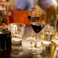 Italijanski restoran nudi besplatno vino, ali uz jedan uslov