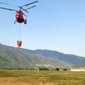 Helikopterska jedinica MUP-a Srbije u akciji gašenja požara u Severnoj Makedoniji