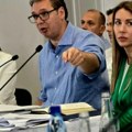 VELIKI, PRAVI ČOVEK, U PRAVO, TEŠKO VREME-VUČIĆ: Transparent koji govori sve (foto)