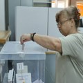 UŽIVO VIDEO Napeto u Kosjeriću zbog moguće kupovine glasova, tu je i kordon policije