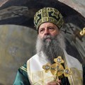 Patrijarh Porfirije stigao u Pećku Patrijaršiju, dočekali ga sveštenici i vernici