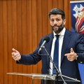 Gođevac (SSP): Šapić planira da privatniku na 10 godina prepusti novogodišnju dekoraciju Beograda