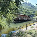 Tela dvojice muškaraca pronađena u Đetinji kod Užica: Istraga utvrđuje da li tragedija ima veze sa potonućem splava