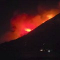 Srpski turisti svedoče apokaliptičnim scenama u Crnoj Gori! Vatra guta sve pred sobom, ljudi bez struje i vode: "S neba pada…