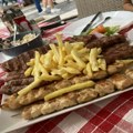 Opština Blace uoči „Dana šljive“ naručila skoro 200 kilograma mesa za gozbu, voćarima nije do slavlja