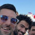 Nole u odabranom društvu Selfi od milion dolara: Ono kad se sretnu dva tenisera i vozač Formule 1