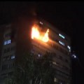 Otkriven mogući uzrok velikog požara u Kragujevcu: Lekari se bore za život vlasnika stana, pronašli ga ispred, majka bila…