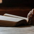 Šok priznanje Ateista izazvao usijanu raspravu: "Idem u crkvu, čitam Bibliju, ali samo zbog nje"