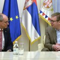 Vučić primio švajcarskog ambasadora u oproštajnu posetu: Zahvalio Šmidu na predanom radu na jačanju odnosa