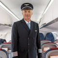 Pilot izašao iz kabine, a onda su svi počeli da tapšu! Ovu scenu dugo će pamtiti: "Spasla mi je život"