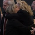 Brena prišla Suzani nakon komemoracije Saši Popoviću: Zbog njihovog susreta svi su počeli da plaču u sali