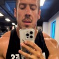 Mokra majica se pripila uz telo: Znojav Nikola Rokvić pokazao mišićavo telo i oborio žene s nogu
