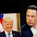 Mask opleo po Trampovom predlogu, to je ''odvratna sramota'': Oni vode Ameriku u bankrot!