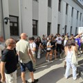 Maturantu koji je uhapšen javili megafonom da je primljen na željeni fakultet