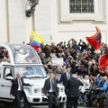 Automobil pape Lava XIV zaustavio se u Rimu zbog kvara