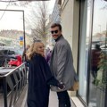 Постоји ли оригиналнији љубавни састанак? Анђелку Стевић Жугић муж извео на печење и шампањац, и то на пијацу (фото)