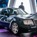 Последњи Мерцедес Е 500 сада фасцинира појавом у музеју