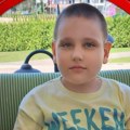 Dečaku Filipu potrebna pomoć za nastavak lečenja
