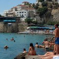 Nova pravila u Ulcinju: Kazna do 500 evra ako šetate u kupaćem kostimu van kupališne zone