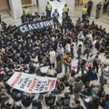 Demonstranti upali u zgradu na Kapitol hilu, traže prekid vatre u Gazi (VIDEO, FOTO)