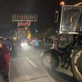 Lokalni funkcioneri SNS-a se evakuisali iz Bavaništa, automobili im ostali oko kuće poljoprivrednika Jovanova koju su ranije…