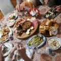 Za ove stvari se veruje da donose nesreću: Evo šta stara tradicija nalaže da treba da znate pre nego što gosti kroče u…