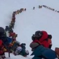 "Ne mogu da verujem šta sam gore video": Kamerman otkrio šta se nalazi na vrhu Mont Everesta - Zastrašujuće!