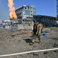 Rusi ponovo gađali Harkov: Koriste taktiku "dupli udar", Ukrajinci nemoćni, potraga za nestalima u ruševinama (foto+video)