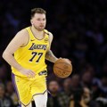 Gradi Lejkerse: Dončić se angažovao i van terena