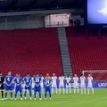Fudbaleri Srbije i Engleske minutom ćutanja odali poštu velikom Den Tani!