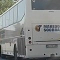 Makedonski autobusi u centru Leskovca pred polazak na SNS skup u Beogradu