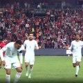 (VIDEO) Mbape ulepšao Zidanov debi za Francusku pa se povredio