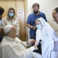 Vatikan: Operacija pape završena bez komplikacija